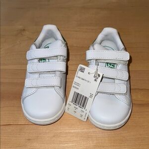Adidas Sam Smith Toddler Sneakers Green and White Velcro 7 NWT White Sneakers